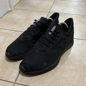 Nike Zoom Strike Triple Black Sneakers Size 10